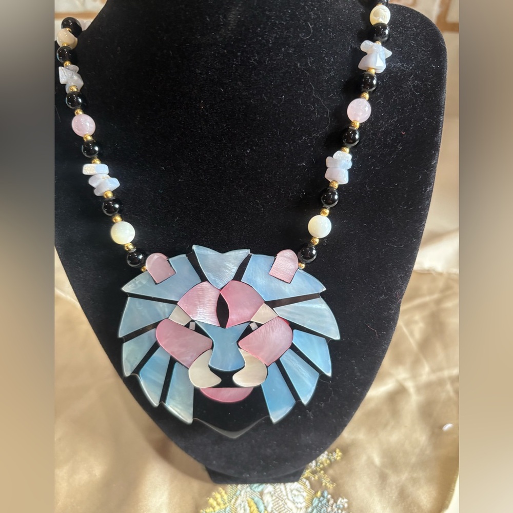 Vintage Lee Sands Elephant Inlay Mother of Pearl Multi ~ Color Necklace